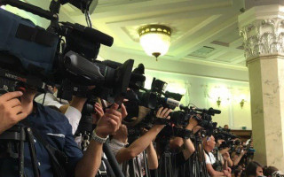 Разумков «відкрив двері» Ради для журналістів: підписано розпорядження
