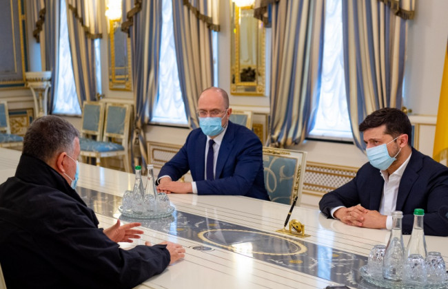 Напоминает 90-е: Зеленский вызвал Авакова из-за перестрелки в Броварах