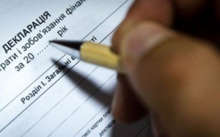 Поліцейські та держслужбовці: НАЗК розповіло, хто умисно не подав декларації