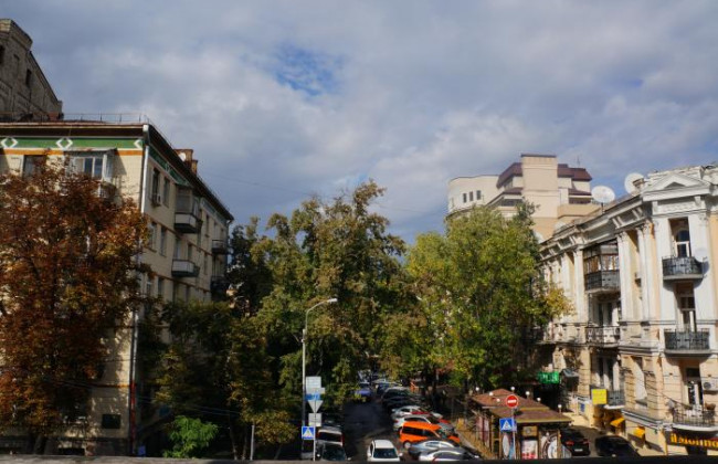 В Киеве отремонтировали старинные центральные улицы: видео