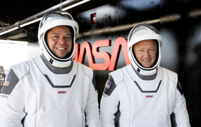 Американские астронавты с корабля Илона Маска взошли на борт МКС