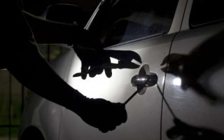 Незаконне заволодіння транспортним засобом: коли особа не є суб’єктом злочину