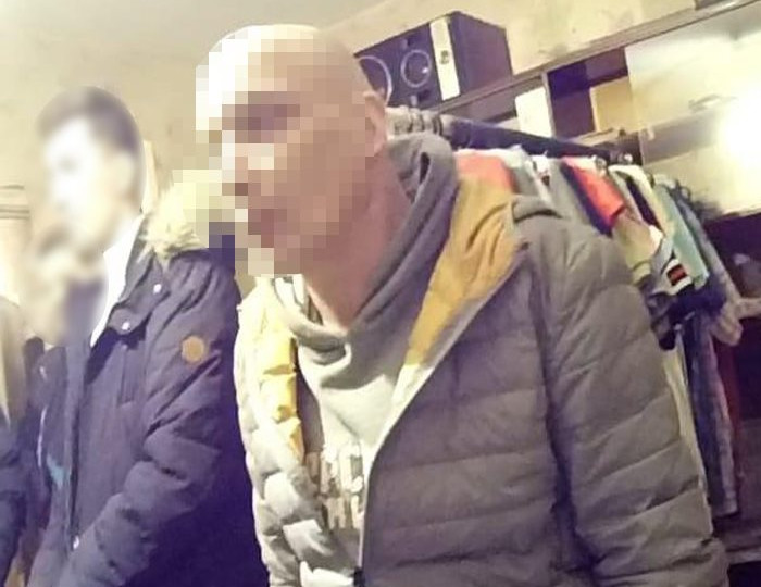 В Киеве 50-летний мужчина развращал двух школьниц: подробности