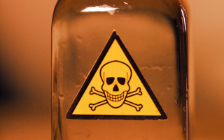 Випила щурячу отруту: на Запоріжжі терміново госпіталізували жінку