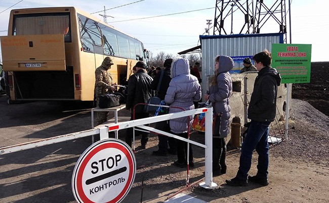 В Україні готуються до відкриття КПВВ на Донбасі: названа дата