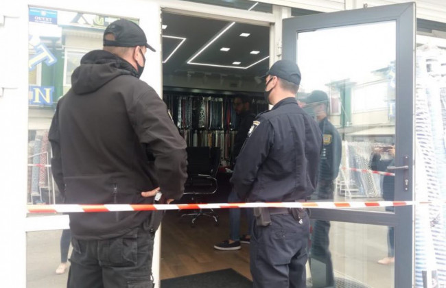 В Одессе произошла стрельба на рынке: есть пострадавшие, видео