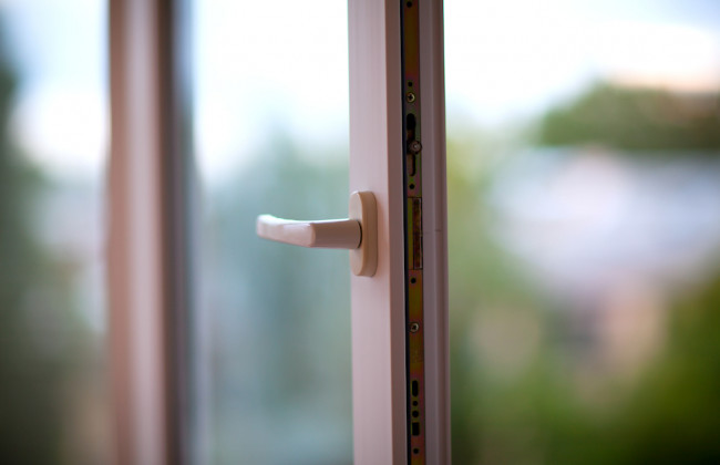 Взяла ребенка на руки и выбросилась из окна: погибшая харьковчанка была адвокатом и кандидатом наук