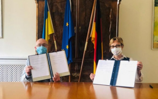 Україна та Німеччина підписали угоду про забезпечення житлом переселенців з Донбасу