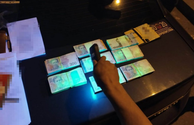 Валютний хабар за землю: ДБР затримало депутата Запорізької міської ради