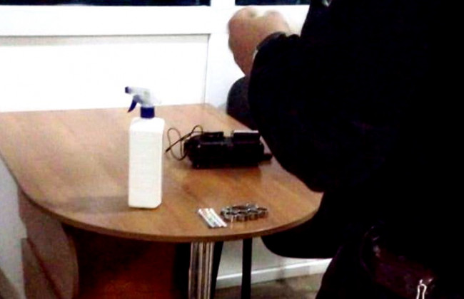 На Тернопільщині чоловік намагався пройти до суду із кастетом