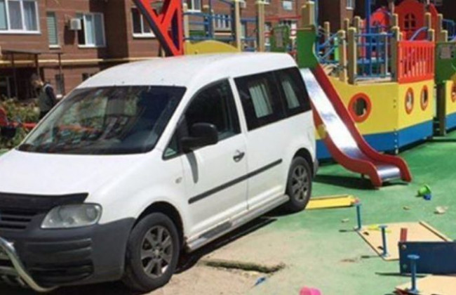 В Киеве дали отпор агрессивному «герою парковки»: фото