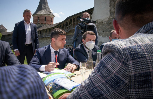 Зеленський хоче скасувати візи для іноземців: став відомий перелік країн