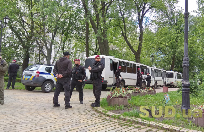 Что происходит у Кабмина, Верховной Рады и на Крещатике 4 июня во время карантина, фото