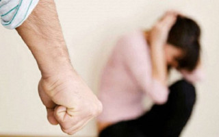 У Києві судитимуть чоловіка, який постійно знущався над дружиною