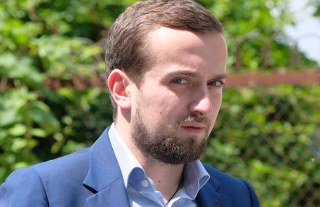 Журналистика в пуле: у Зеленского хотят ограничить деятельность СМИ