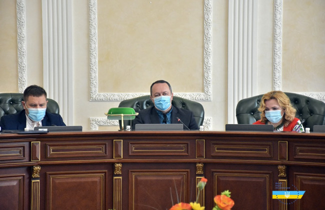 215 модельних справ на рік: Вища рада правосуддя розгляне норматив для суддів