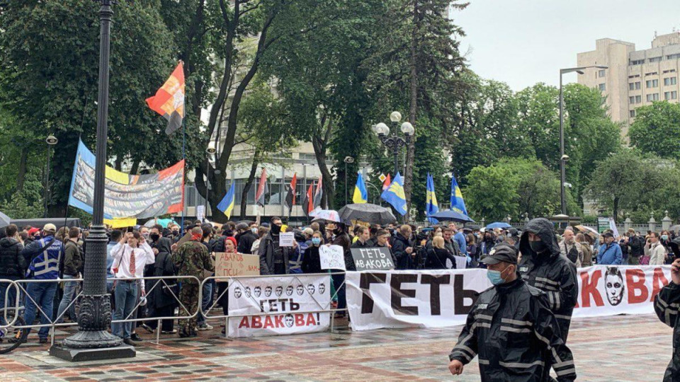 Митинг под Радой: полиция задержала агрессивных провокаторов