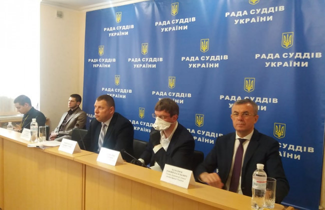 РСУ: судебная власть оказалась в критическом положении