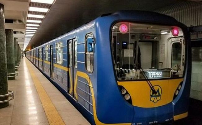 Метро Киева ограничивает вход на некоторых станциях: что произошло