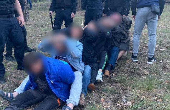 Буду вас різати: відео нападу на авто правоохоронців на Харківщині