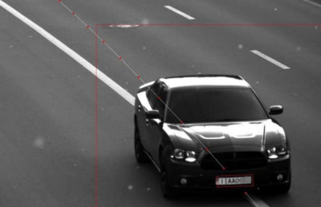 «Летел» со скоростью 144 км/ч: в Киеве зафиксировали нарушителя на Dodge Charter