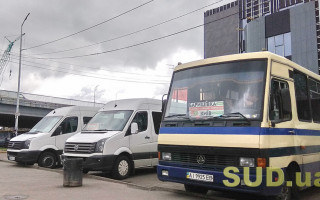 В Киеве водитель маршрутки без прав перевозил пассажиров: фото