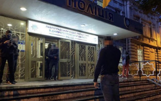 Организация бандитских группировок и наркоторговля в Павлоградском отделении полиции: появились новые подробности