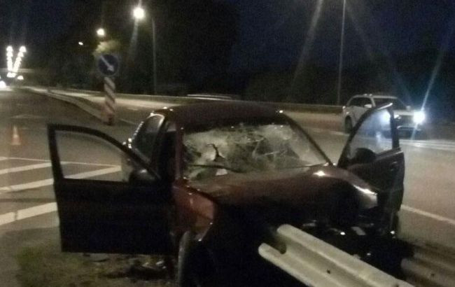 Смертельное ДТП под Полтавой: отбойник прошил легковушку, фото