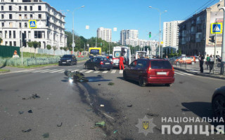 У Харкові мотоцикл потрапив під колеса Audi: є постраждалі