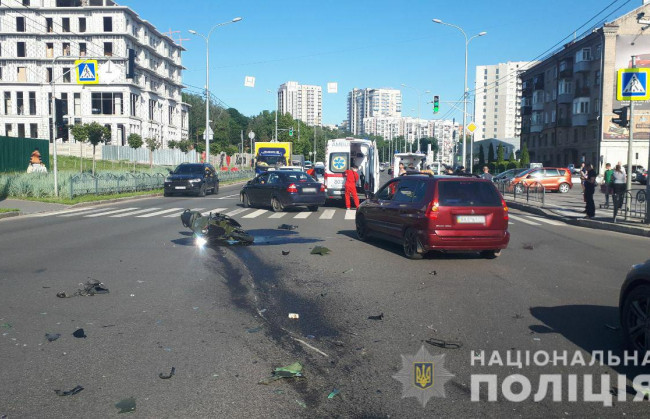 У Харкові мотоцикл потрапив під колеса Audi: є постраждалі