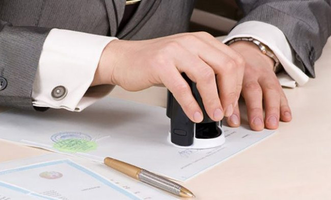 Привласнив нерухомість на 10 мільйонів: на Закарпатті викрили державного реєстратора