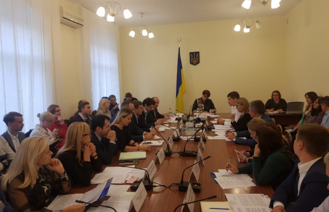 Комітети на спільному засіданні розглянуть закон про повну загальну середню освіту