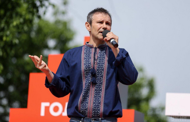 Моє завдання виконане: Вакарчук пояснив рішення скласти мандат нардепа, відео