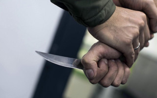 На Львівщині бабуся поранила ножем онука: що сталося