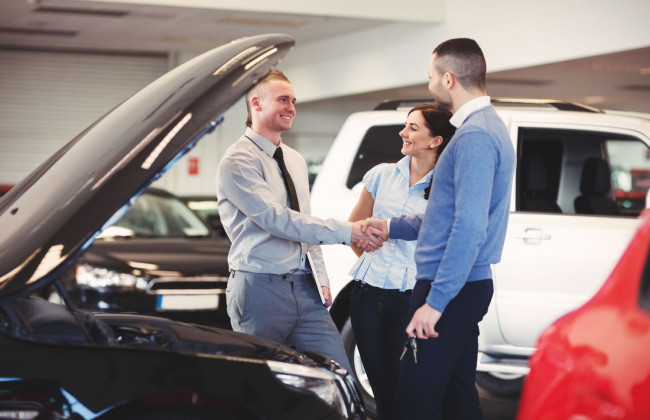 Украинцам разрешат регистрировать автомобиль прямо в салоне: МВД