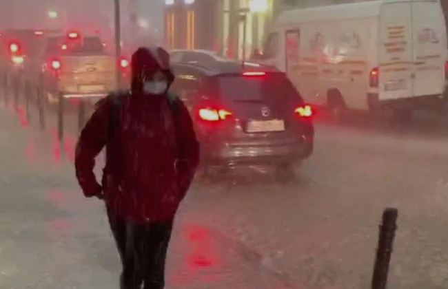 Львов ушел под воду: появились фото и видео