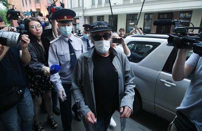 Я не понимаю, как жить дальше: Ефремов прервал молчание и извинился перед семьей убитого им шофера