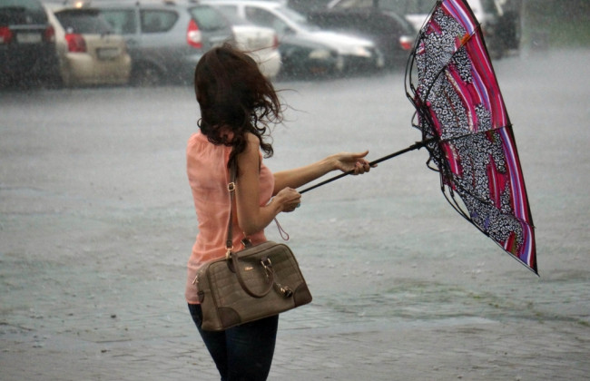 Киевлян предупреждают о желтом уровне опасности: к вечеру погода резко ухудшится