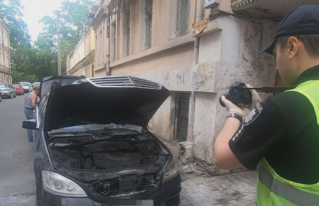 Поджог авто одесского адвоката: полиция задержала злоумышленников