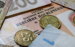 В Україні поки не планують підвищувати пенсійний вік, але є нюанси