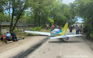 В Одессе разбился легкомоторный самолет: есть погибший, фото