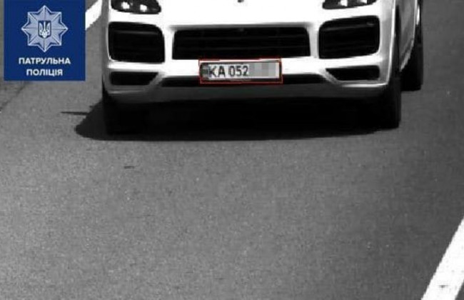 «Летел» со скоростью 211 км/ч: полиция зафиксировала нарушителя на Porsche Cayenne