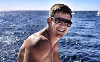 Истекая кровью, надевал наручники: в Днепре при задержании погиб полицейский, появились фото