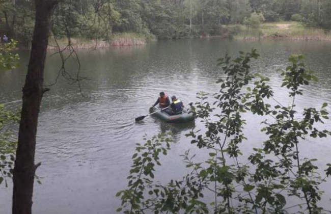 В озере под Киевом вторые сутки ищут утопленницу