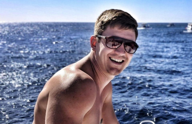 Истекая кровью, надевал наручники: в Днепре при задержании погиб полицейский, появились фото