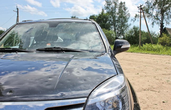 Украину накроют грозы: как защитить автомобиль от града, советы
