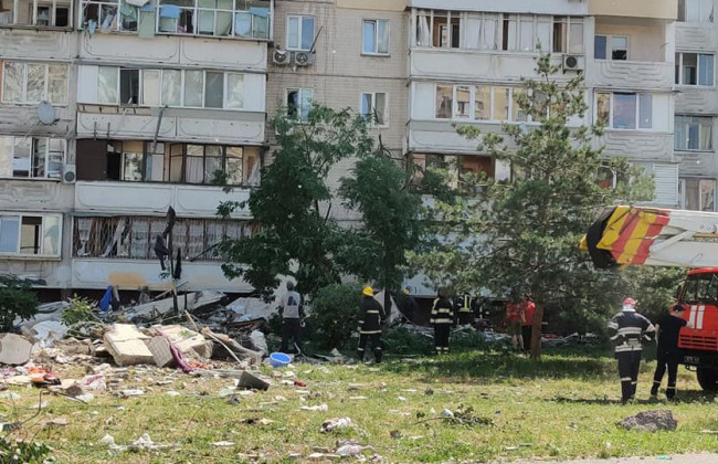 Мощный взрыв в столичной многоэтажке: в газораспределительной компании проходят обыски