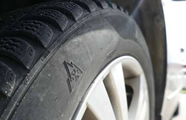 Чим загрожує їзда в спеку на зимовій гумі: три основні небезпеки