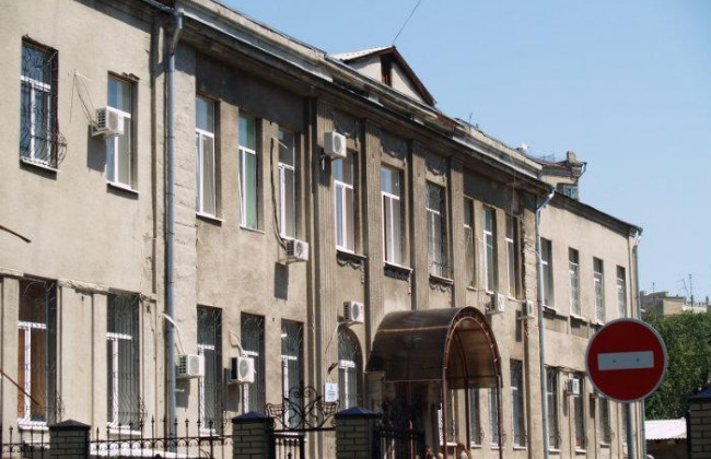 Дефіцит коштів на оплату кореспонденції: Комінтернівський райсуд Харкова нагадує про SMS-повідомлення