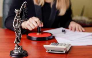 Вчинила махінації з майном: викрито приватного нотаріуса